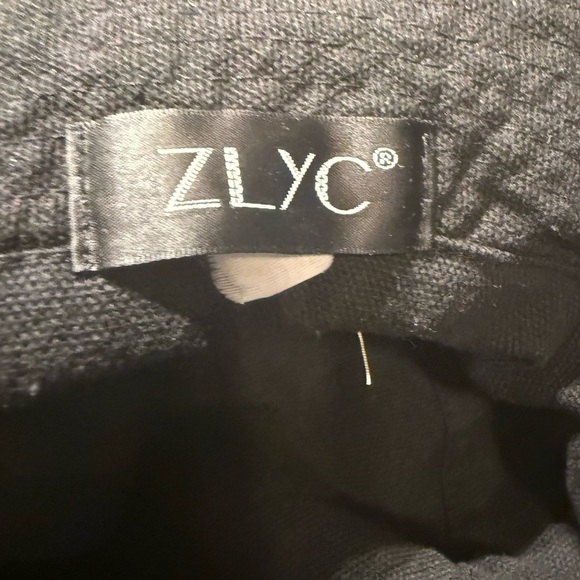 ZLYC Pineapple Print Women's Bucket Hat - Picture 4 of 6